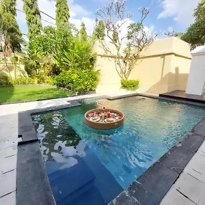 https://tukad-villa.hotelsseminyak.net