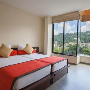 https://oak-ray-city-hotel.kandyhotelsnow.com
